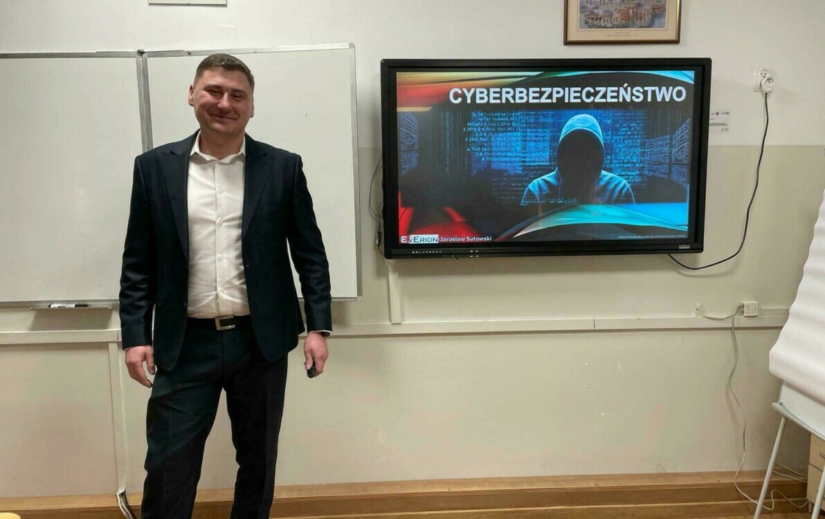 Zdjęcie do Szkolenie z zakresu cyberbezpieczeństwa dla nauczycieli i pracownik&oacute;w szkoły