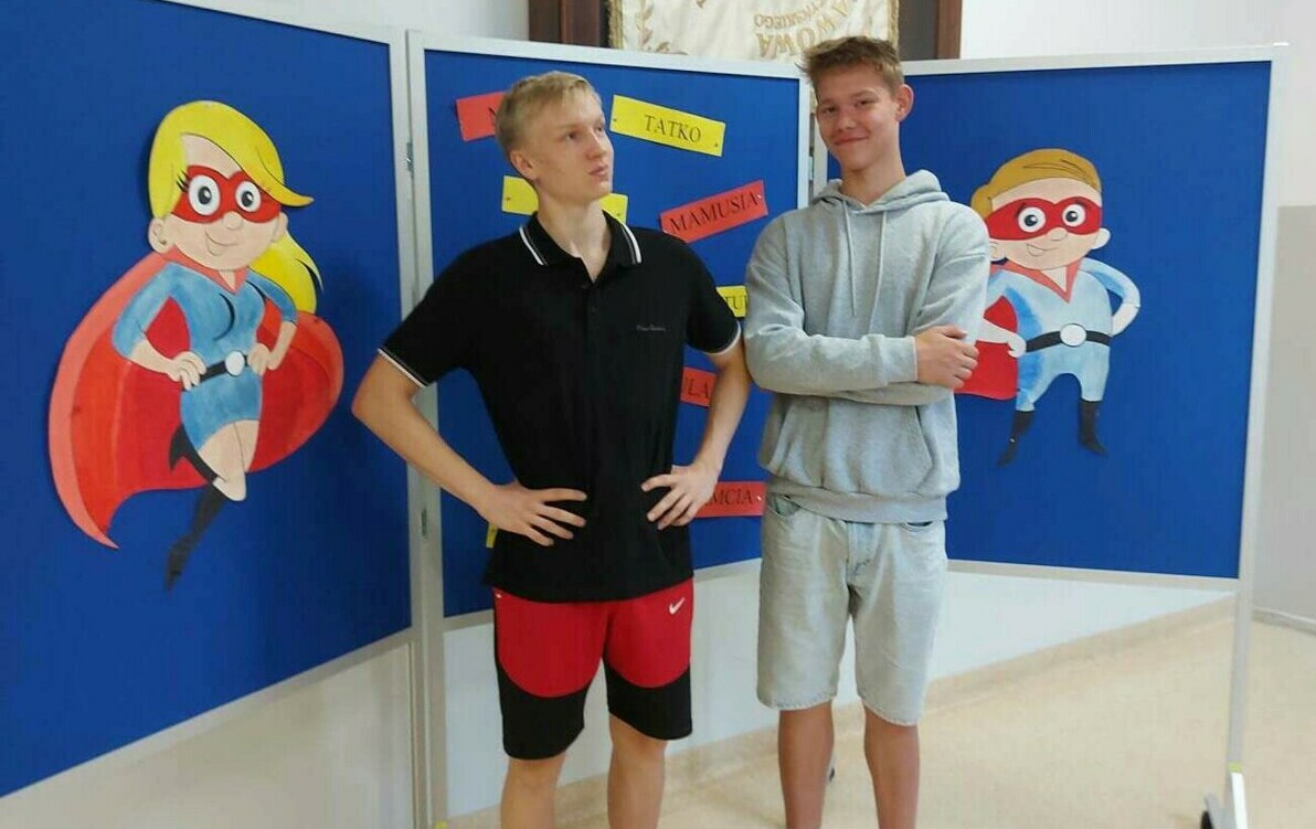 Zdjęcie do &Oacute;smoklasiści w "Szkole na antenie"
