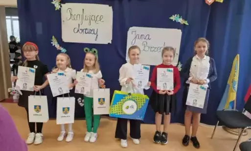 Zdjęcie do Laureatki Konkursu Logopedyczno-Plastycznego &quot;Recytujące obrazy Jana Brzechwy&quot;