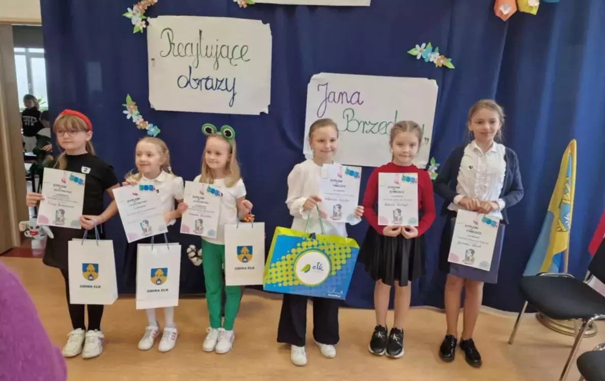 Zdjęcie do Laureatki Konkursu Logopedyczno-Plastycznego "Recytujące obrazy Jana Brzechwy"